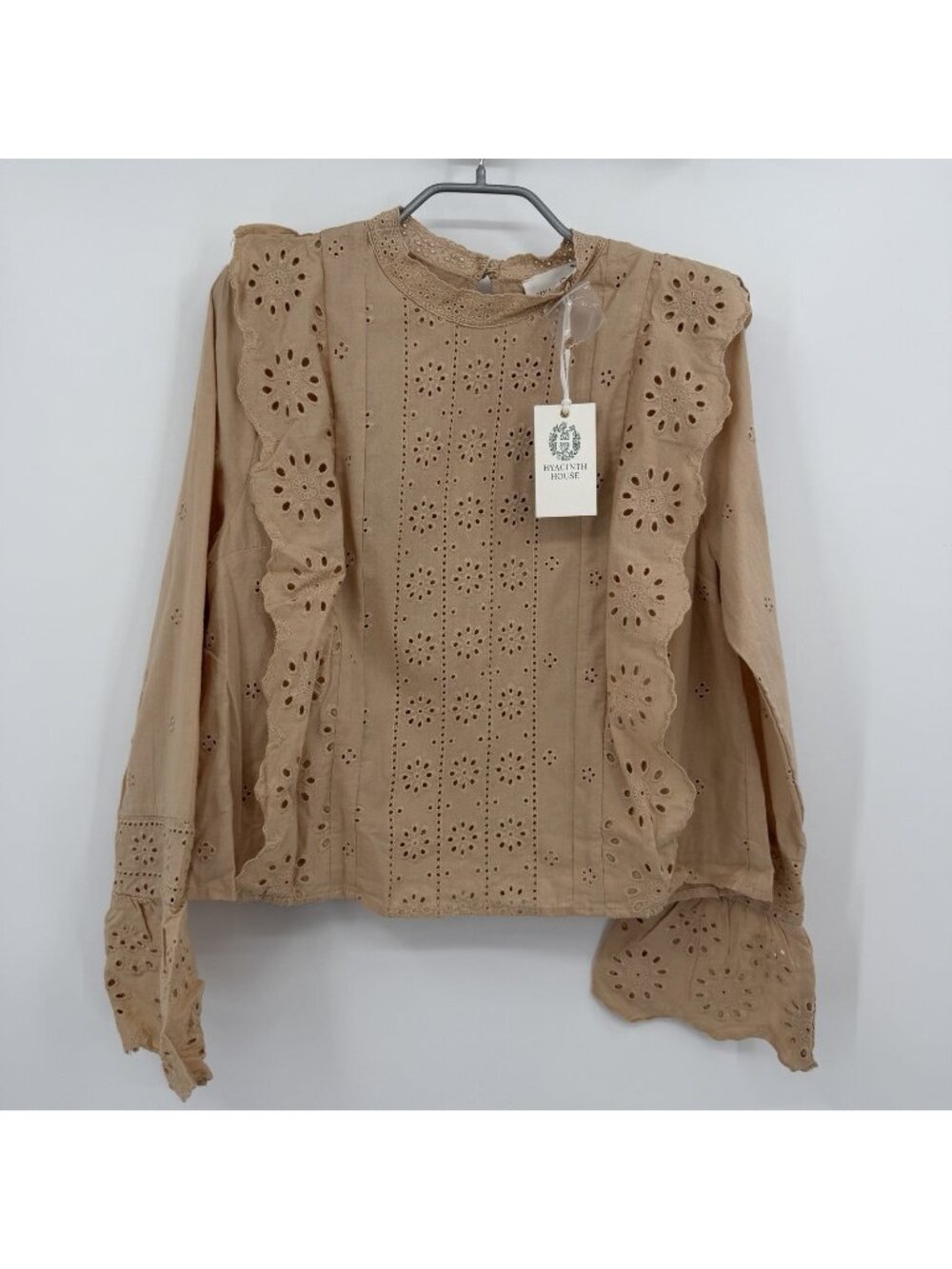 Hyacinth House by Tuckernuck Tan Eyelet Long Sleeve Gracelyn Blouse size M NWT